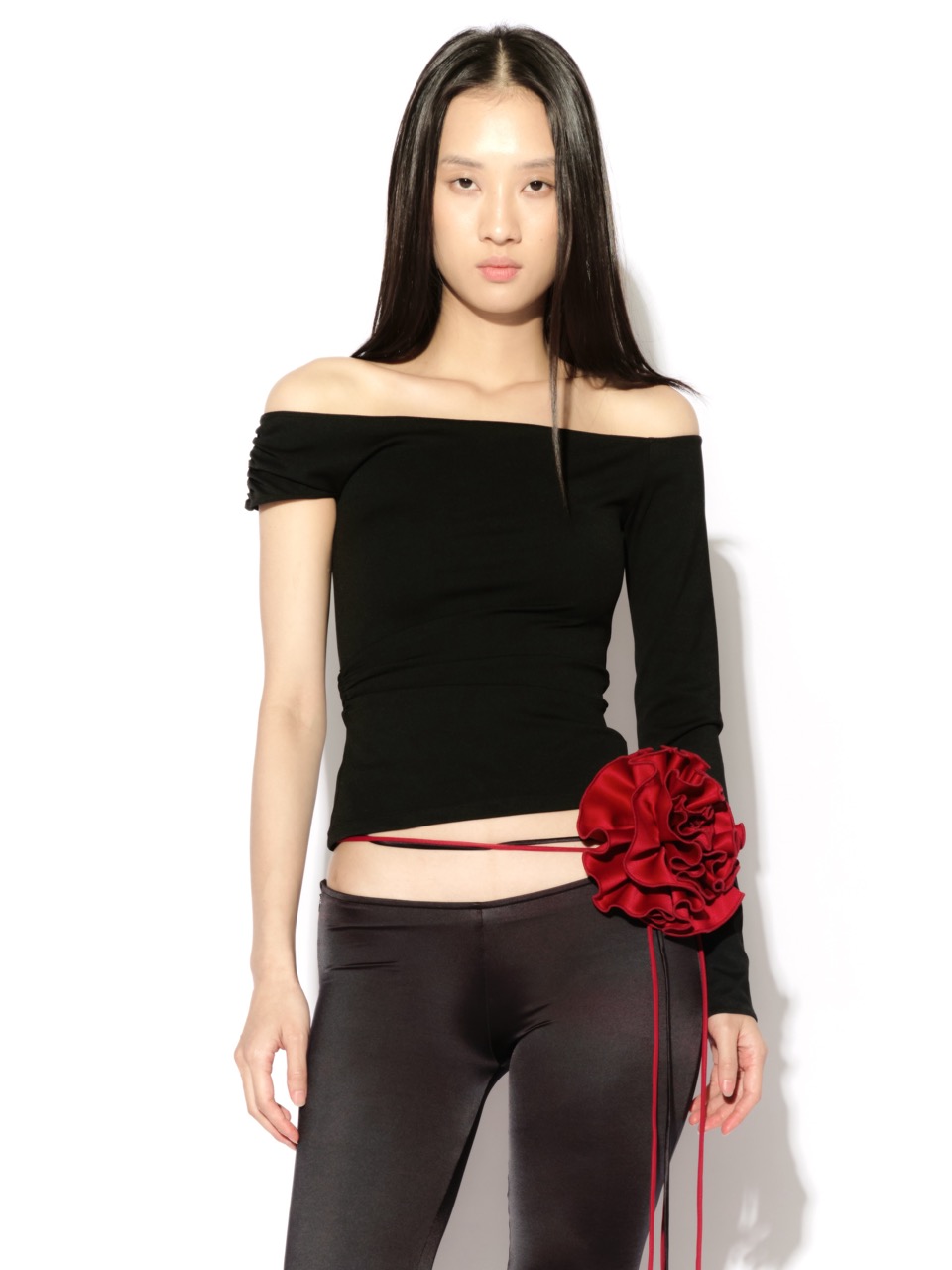 Picture of EXCLUSIVE ASYMMETRIC OFF-SHOULER FLORAL TOP